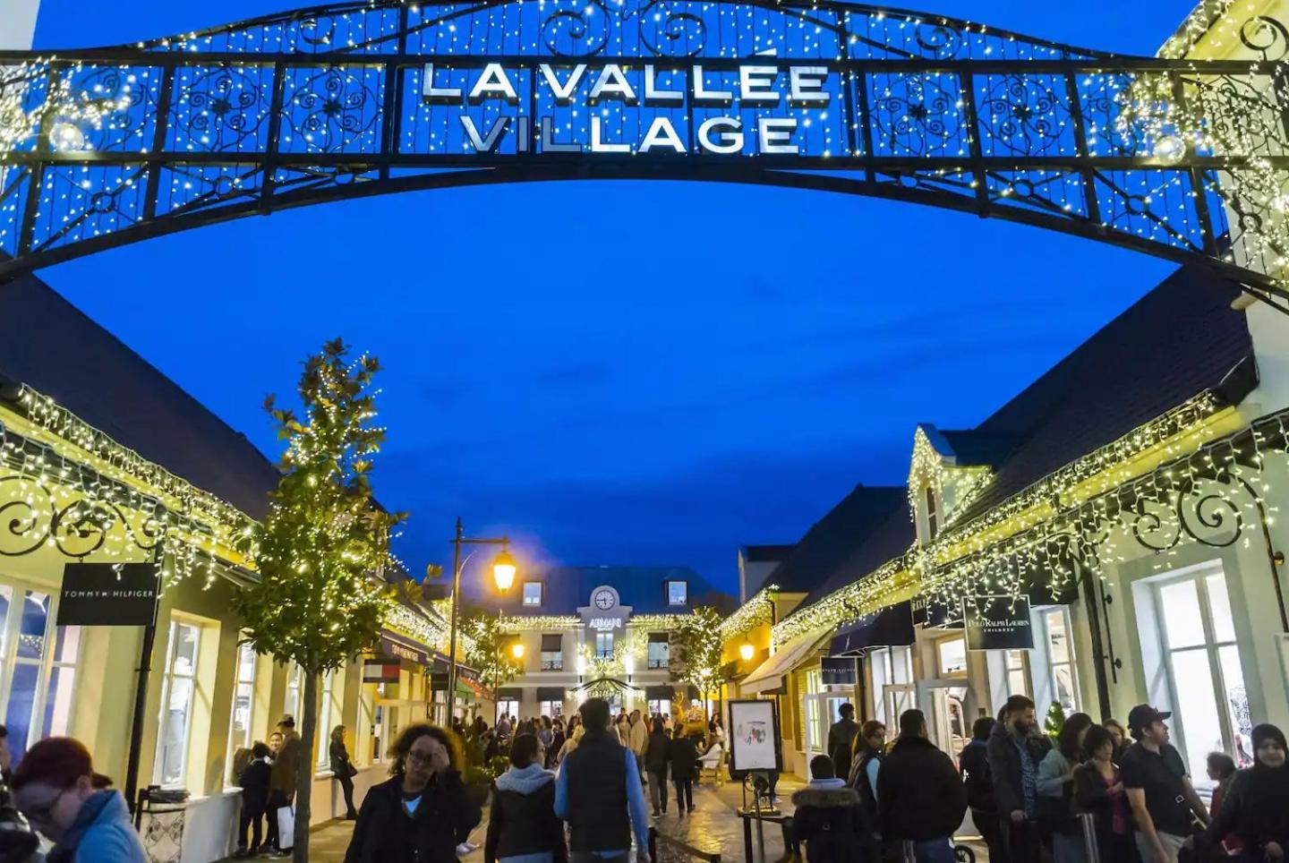 Magic Studio - Disneyland Paris Shopping Village 9 Minutes Шеси Экстерьер фото